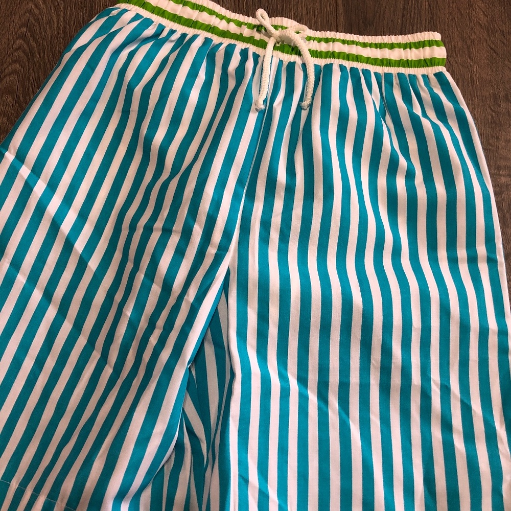 Boys lined swim trunks 6/7 Kelly’s kids